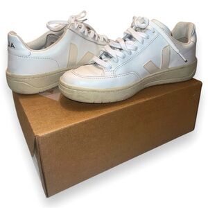 VEJA V12 Leather Extra White US 7 | EU 38